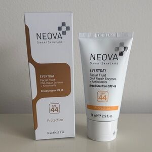 Everyday Facial Fluid SPF 44 NEOVA 74 ml / 2.5 Fl Oz new in box